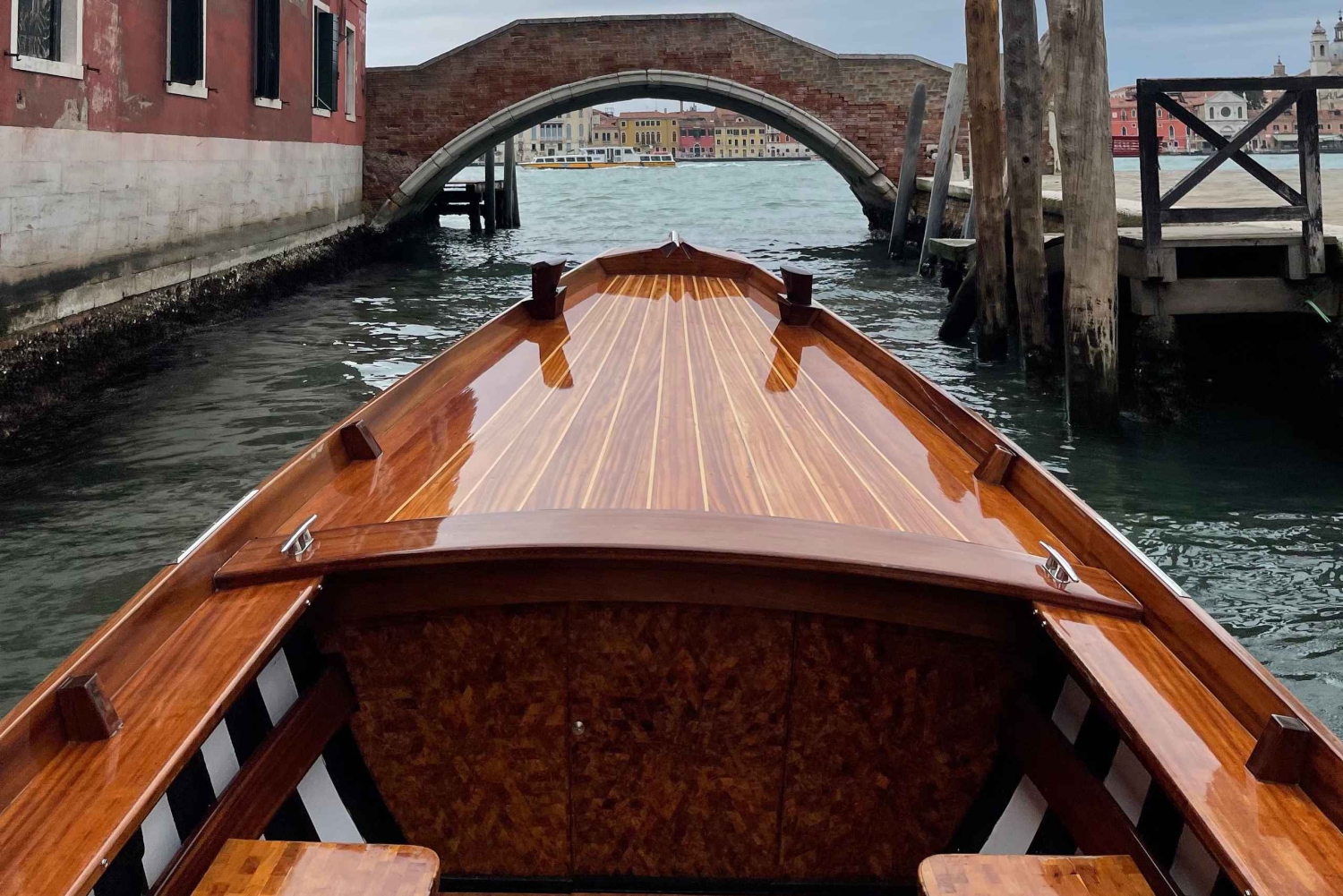 A Bordo di una Barca Antica Veneziana