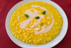 Café fresco ou pausa para refeição no illy Caffè na St. Mark's Square