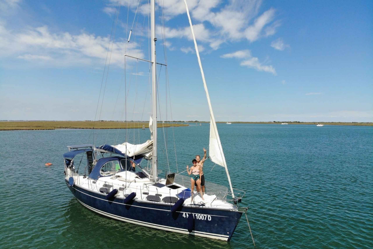 Experiencia gastronómica en un tour en barco de lujo por Venecia
