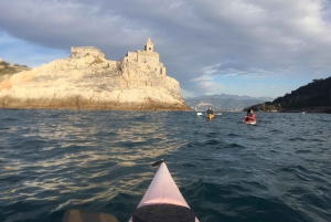 From Lerici: Kayaking Tour to the Bay of Poets with Drinks