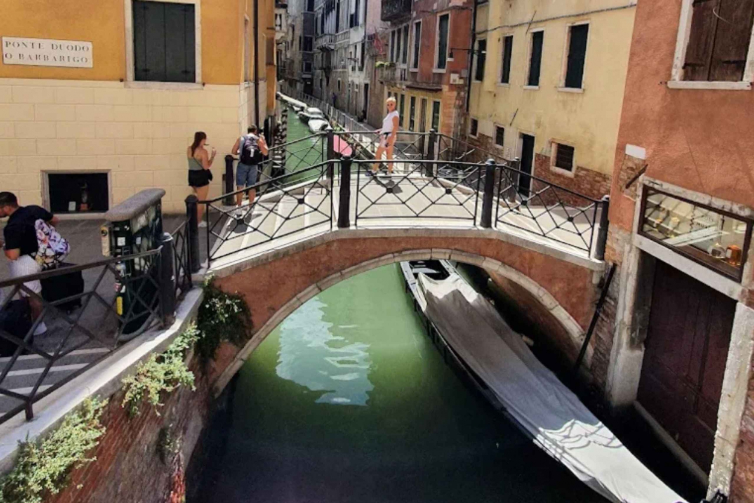 Grappa-proeverij in het centrum van Venetië