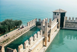 ヴェネツィアとトレヴィーゾ発、ヴェローナとガルダ湖のセミプライベートツアー