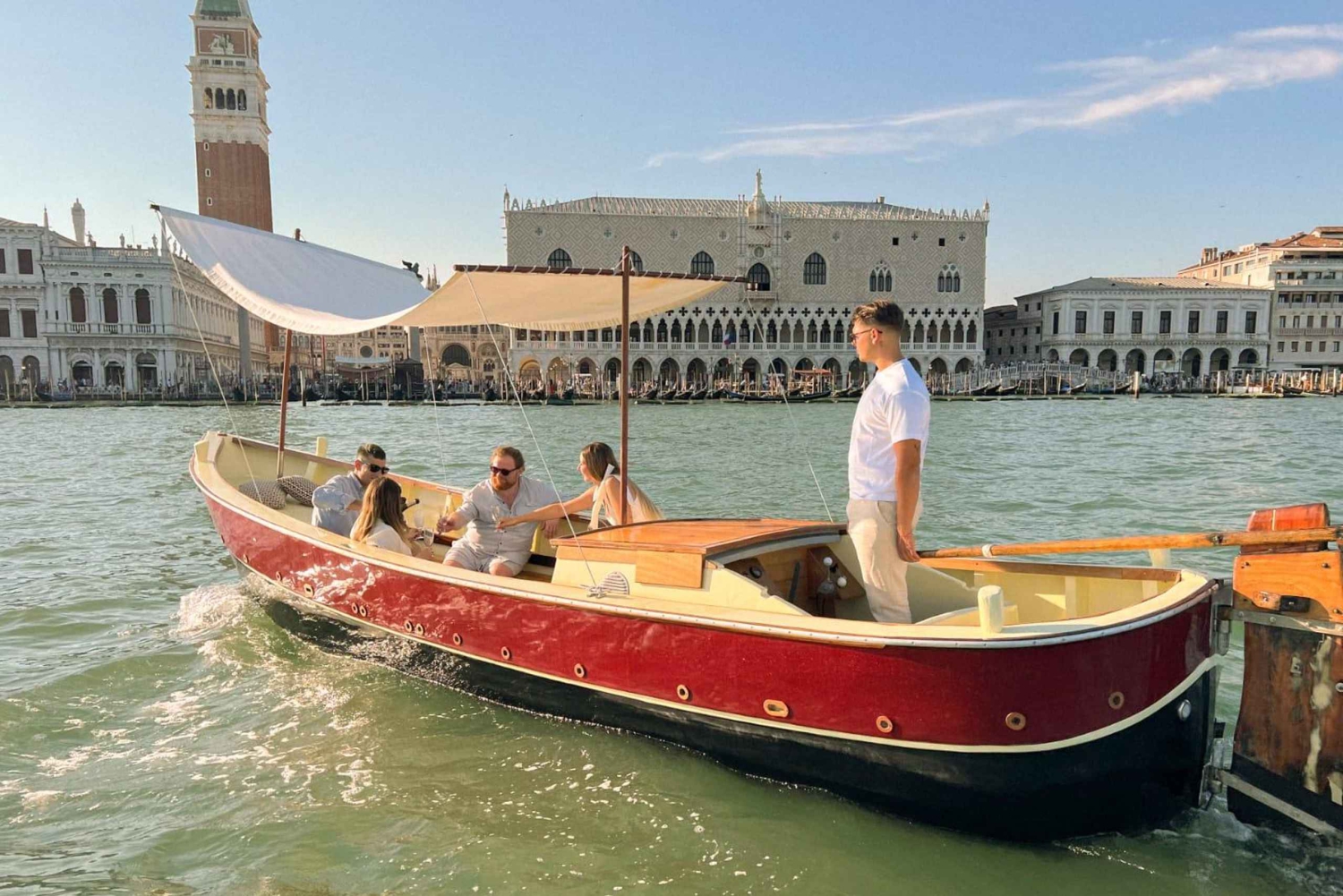 Rejs tradycyjną łodzią po lagunie weneckiej