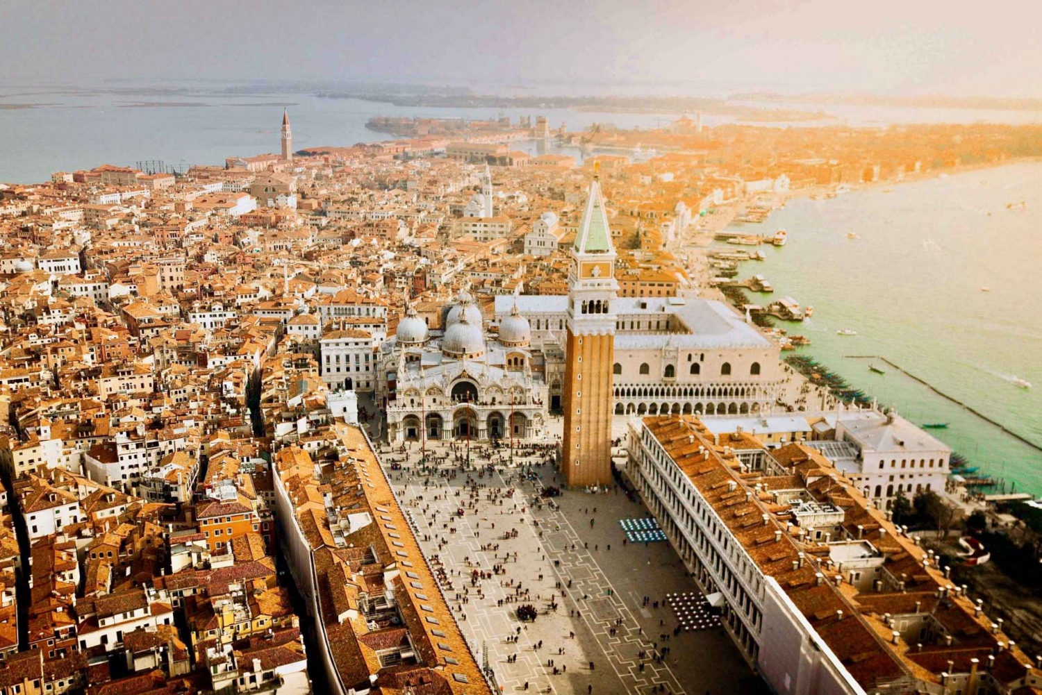 Venedig: 4-timers byrundvisning med besøg i Dogepaladset og en basilika