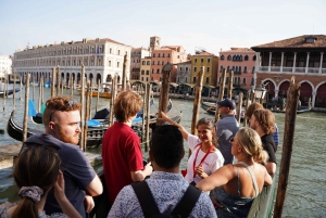 Venice: Food Tasting Tour with Cicchetti Dishes and Wine