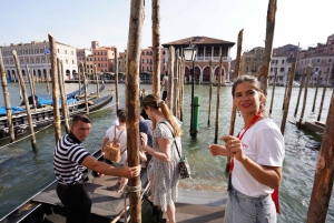 Venice: Food Tasting Tour with Cicchetti Dishes and Wine
