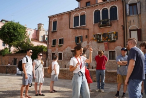 Venice: Food Tasting Tour with Cicchetti Dishes and Wine