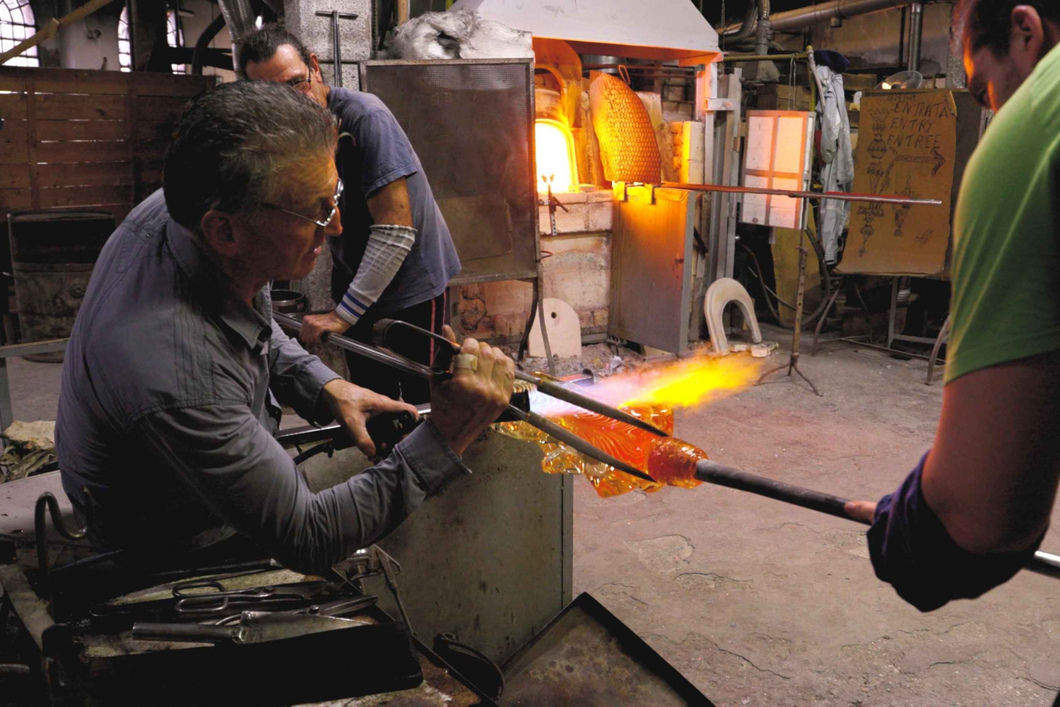 Murano: Demonstrasjon av glassblåsing og kunstnerisk glassgave