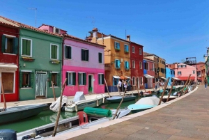 Venice: Glass Factory, Murano, and Burano Boat Tour