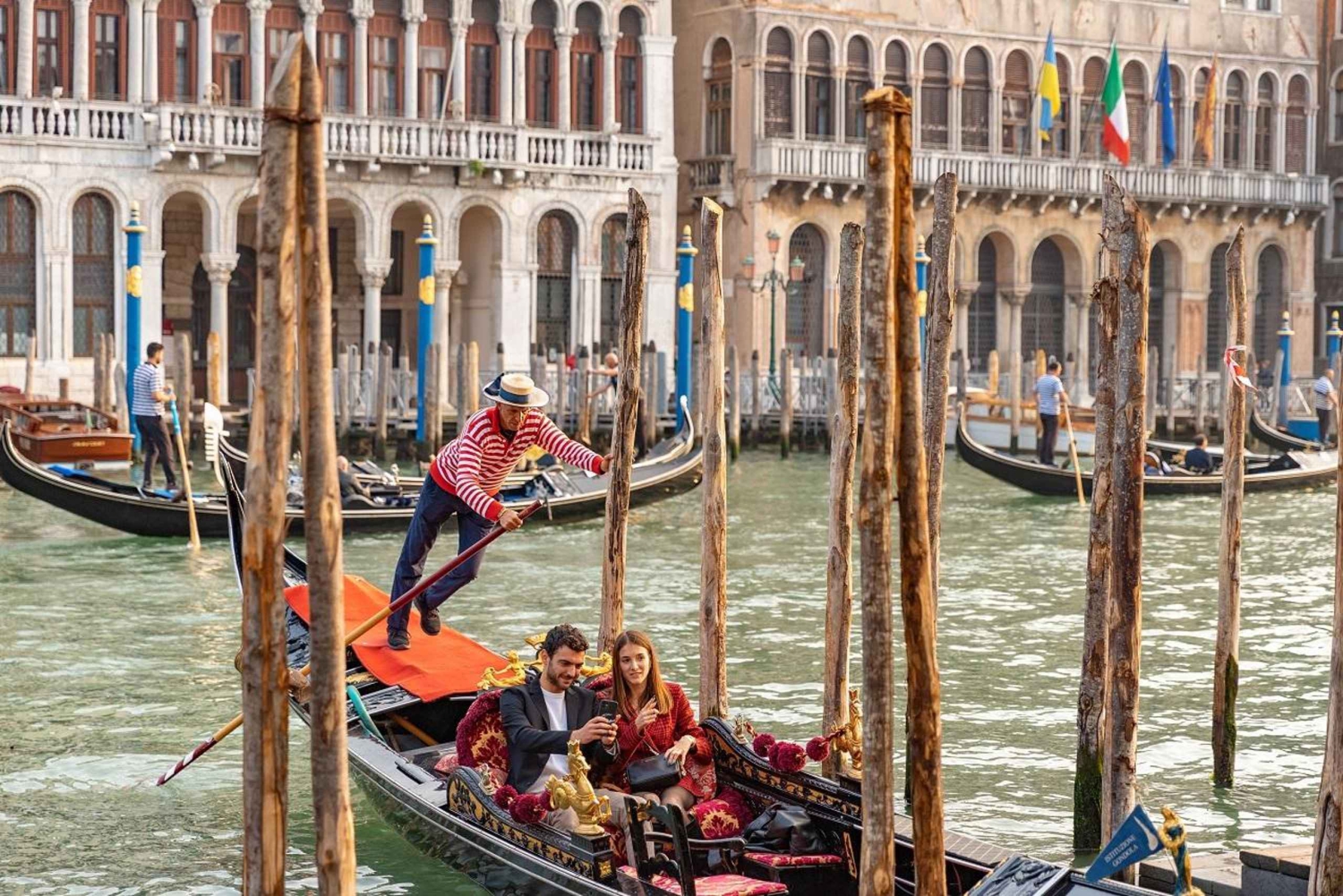 Venezia: giro in gondola lungo il Canal Grande e gli angoli nascosti