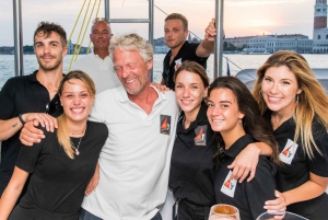 Venice: Lagoon Catamaran Cruise with Music and Drinks