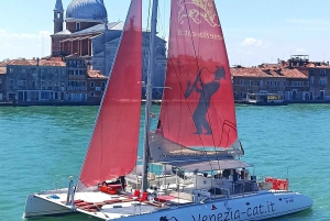 Venice: Lagoon Catamaran Cruise with Music and Drinks