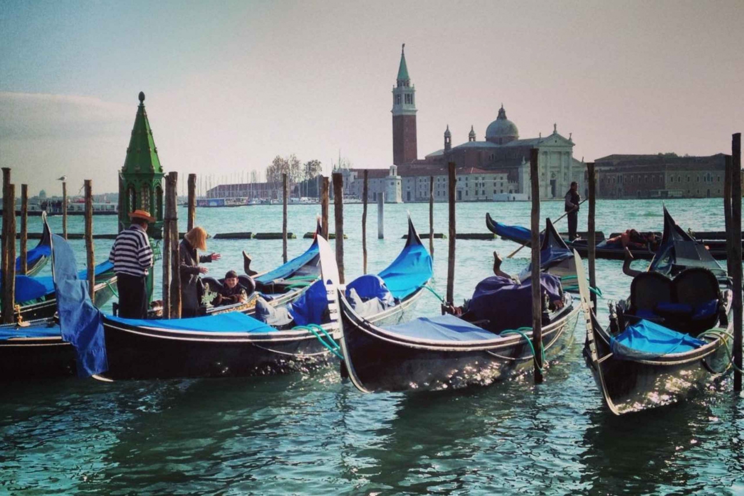 Venecia: Tour privado al anochecer y paseo en góndola