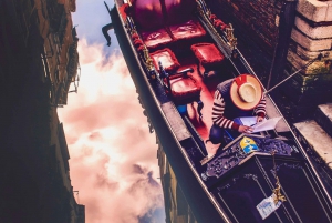Venice: Romantic Gondola tour and Dinner for two