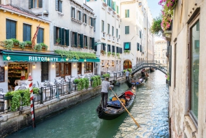 Venice: Romantic Gondola tour and Dinner for two