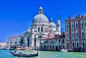 Venice: Romantic Gondola tour and Dinner for two