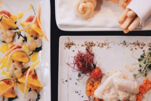 Venice: Romantic Gondola tour and Dinner for two