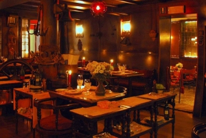 Venice: Romantic Gondola tour and Dinner for two