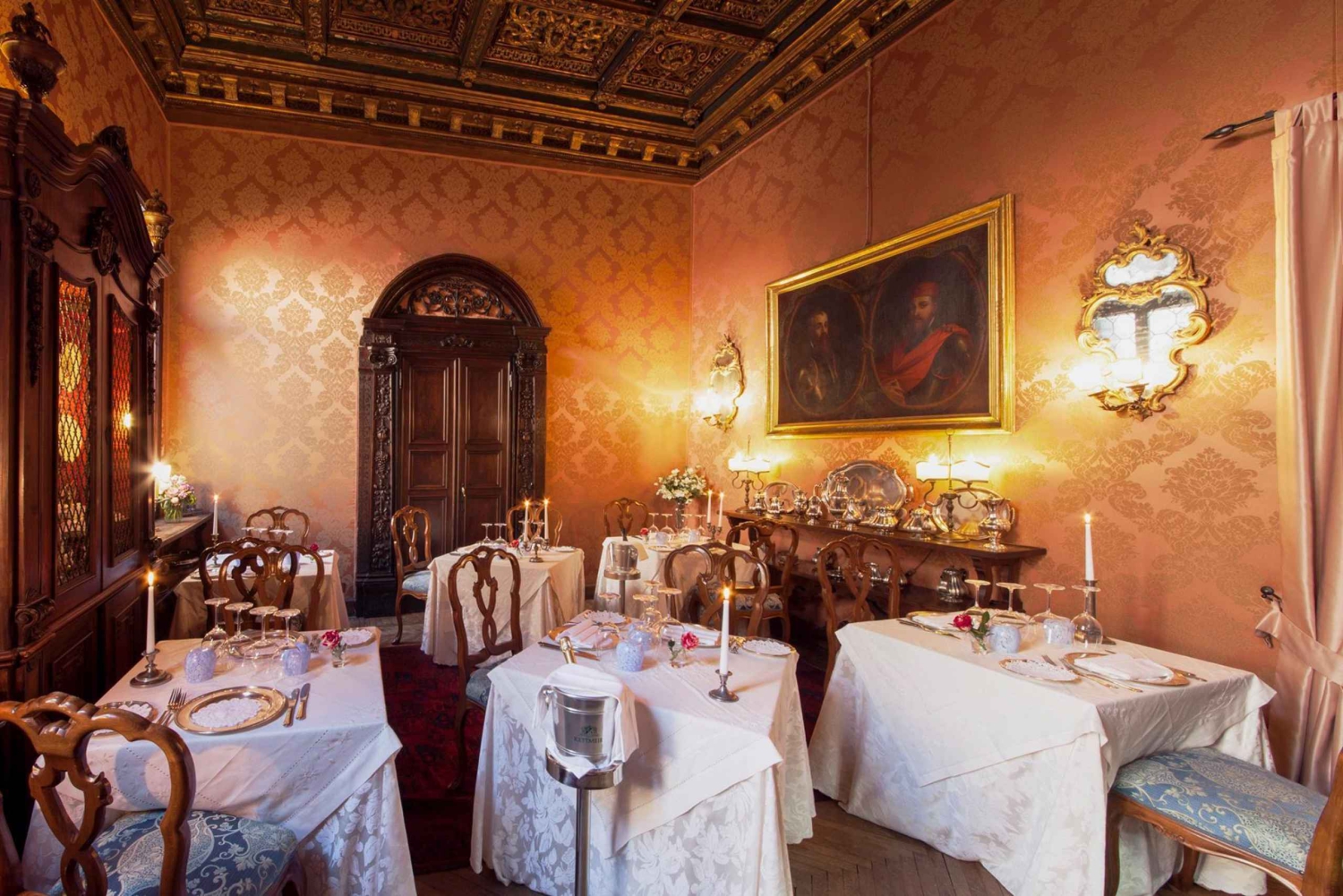 Venice: Romantic Palace Dinner and Private Gondola Ride