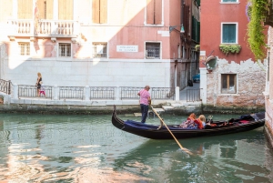 Venezia: Felles gondoltur over Canal Grande