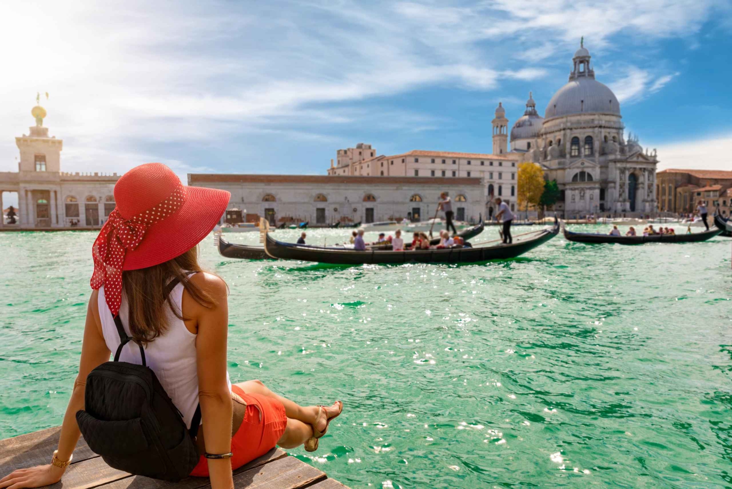 Venezia: Tour a piedi e giro in gondola condiviso