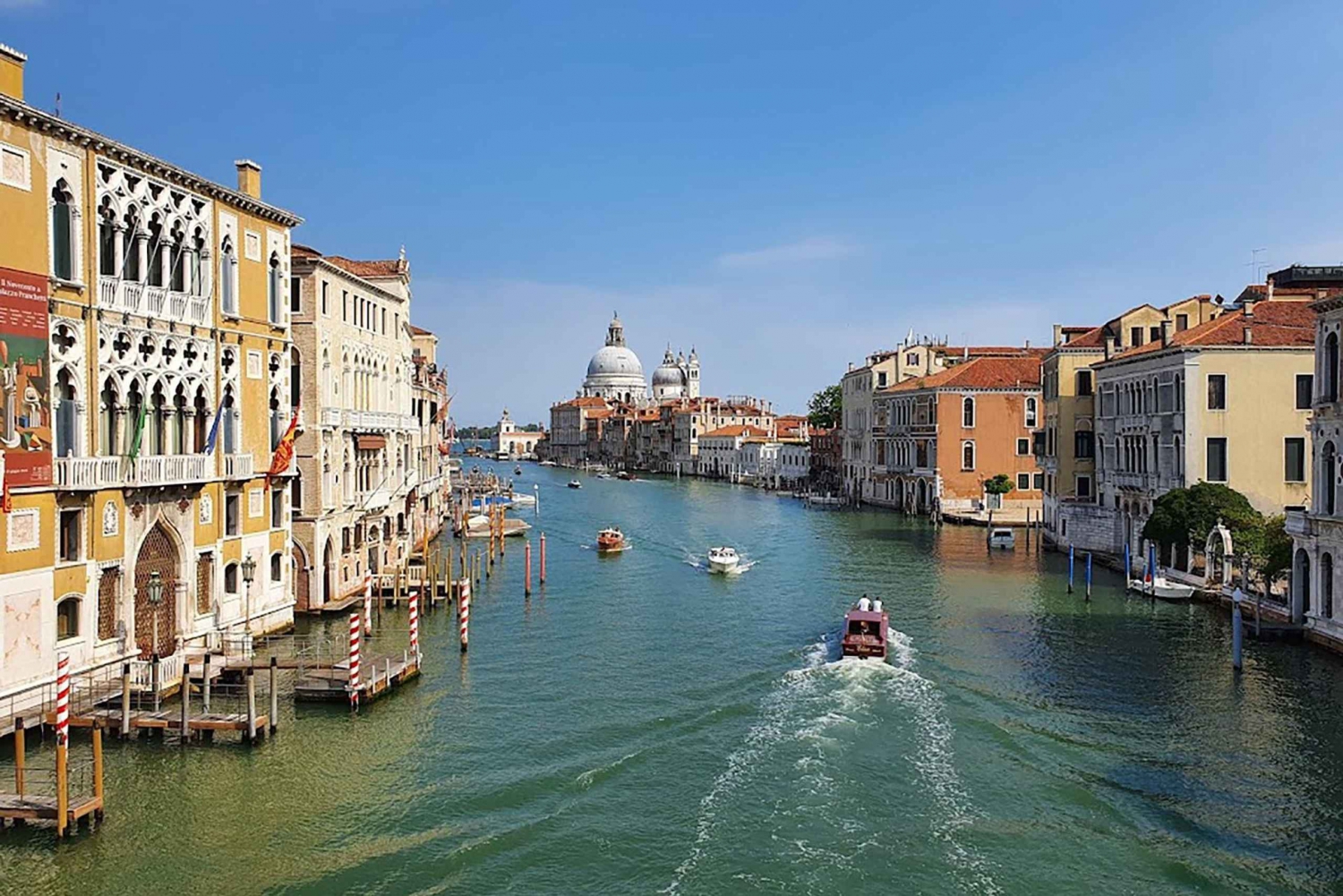 Tour a piedi e giro in gondola nell'incantevole Venezia