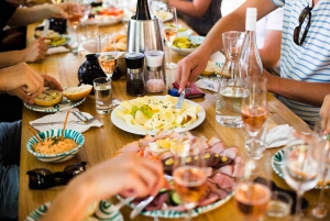 From Vienna: Wachau Valley Day Tour with Wine Tasting