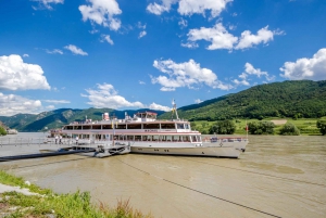 From Vienna: Wachau Valley Day Tour with Wine Tasting