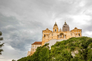From Vienna: Wachau Valley Day Tour with Wine Tasting