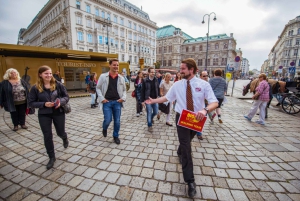 Viena: tour con paradas libres en autobús turístico descapotable