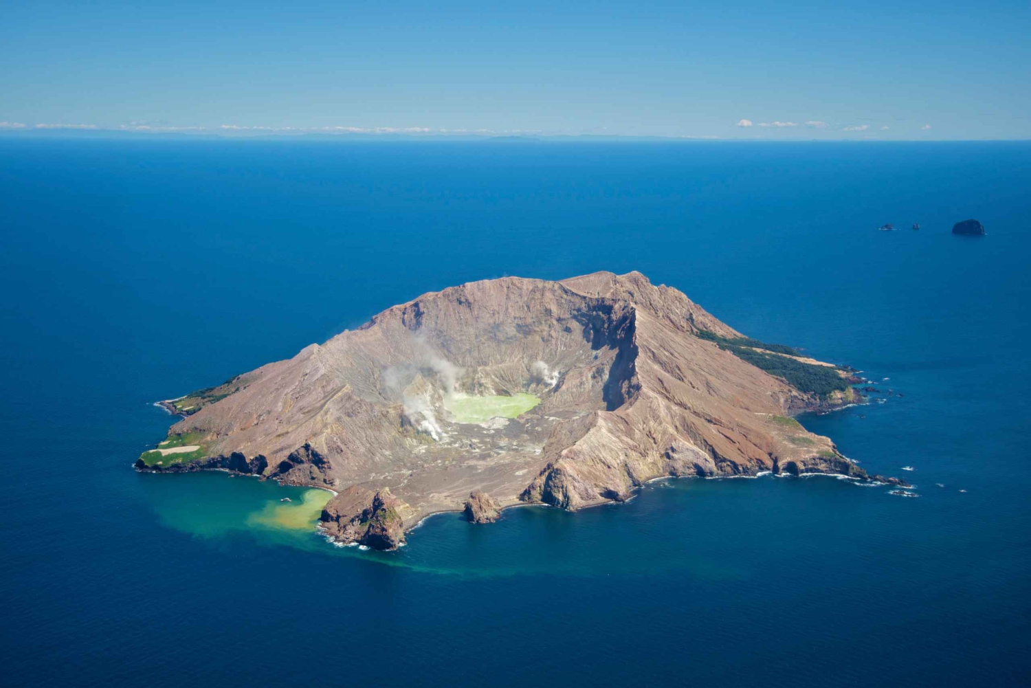 White Island & Whale Island 1-Hour Volcano Scenic Flight