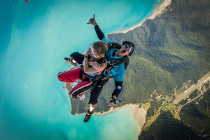 Airlie Beach: Early Morning Tandem Skydive