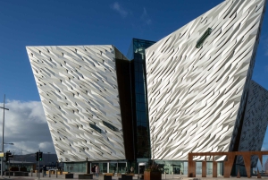 Belfast: Tur til Giant's Causeway med adgang til Titanic-utstillingen