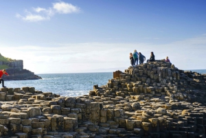 Belfast: Tur til Giant's Causeway med adgang til Titanic-utstillingen