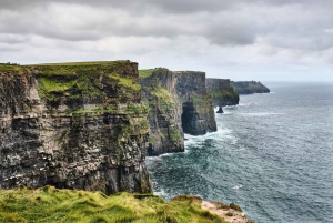 Dublin: Cliffs of Moher, Bunratty Castle, Burren og Ennis