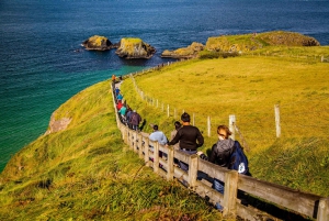Dublin: Giant's Causeway & Belfast (Titanic or Black Taxi)