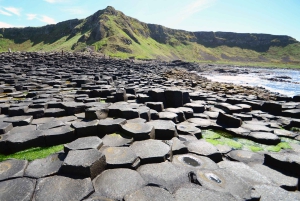 Dublin: Giant's Causeway & Belfast (Titanic or Black Taxi)