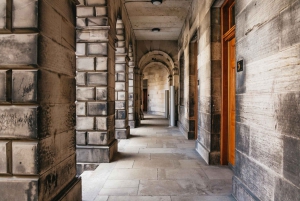 Edinburgh: Old Town History and Tales Walking Tour