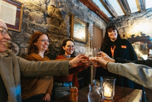 Edinburgh: Underground Vaults Evening Ghost Tour mit Whisky