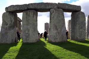 De Londres: Excursão de 1 dia a Stonehenge, Bath e Lacock ao nascer do sol