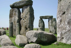 Lontoosta: Stonehenge Inner Circle & Windsor Open Top Bus (avoin linja-auto)