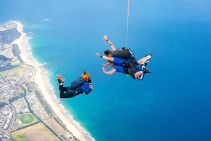 From Sydney: Tandem Skydive Experience over Wollongong Beach