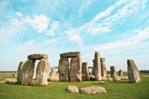 London: Stonehenge, Windsor, and Bath Day Trip by Bus