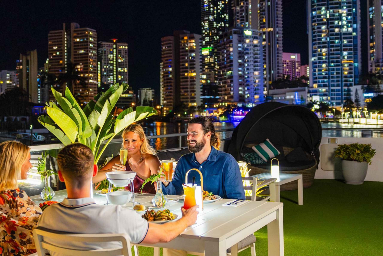 Surfers Paradise: Buffet Dinner Sightseeing Cruise