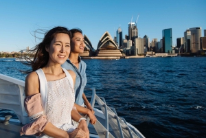 Sydney: Hop-on Hop-off Harbour Cruise with Commentary