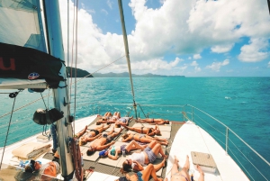 Tongarra: All-Inclusive Day Sail
