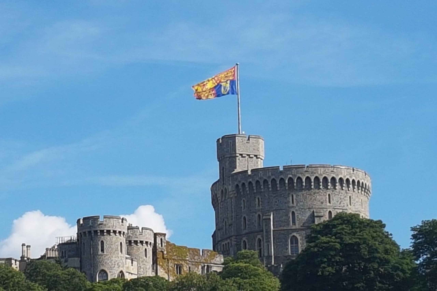 Windsor Castle & Hampton Court Palace VIP Black Taxi Tour