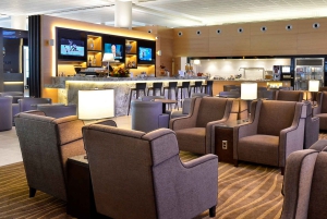 YWG Winnipeg International Airport: Premium Lounge Access