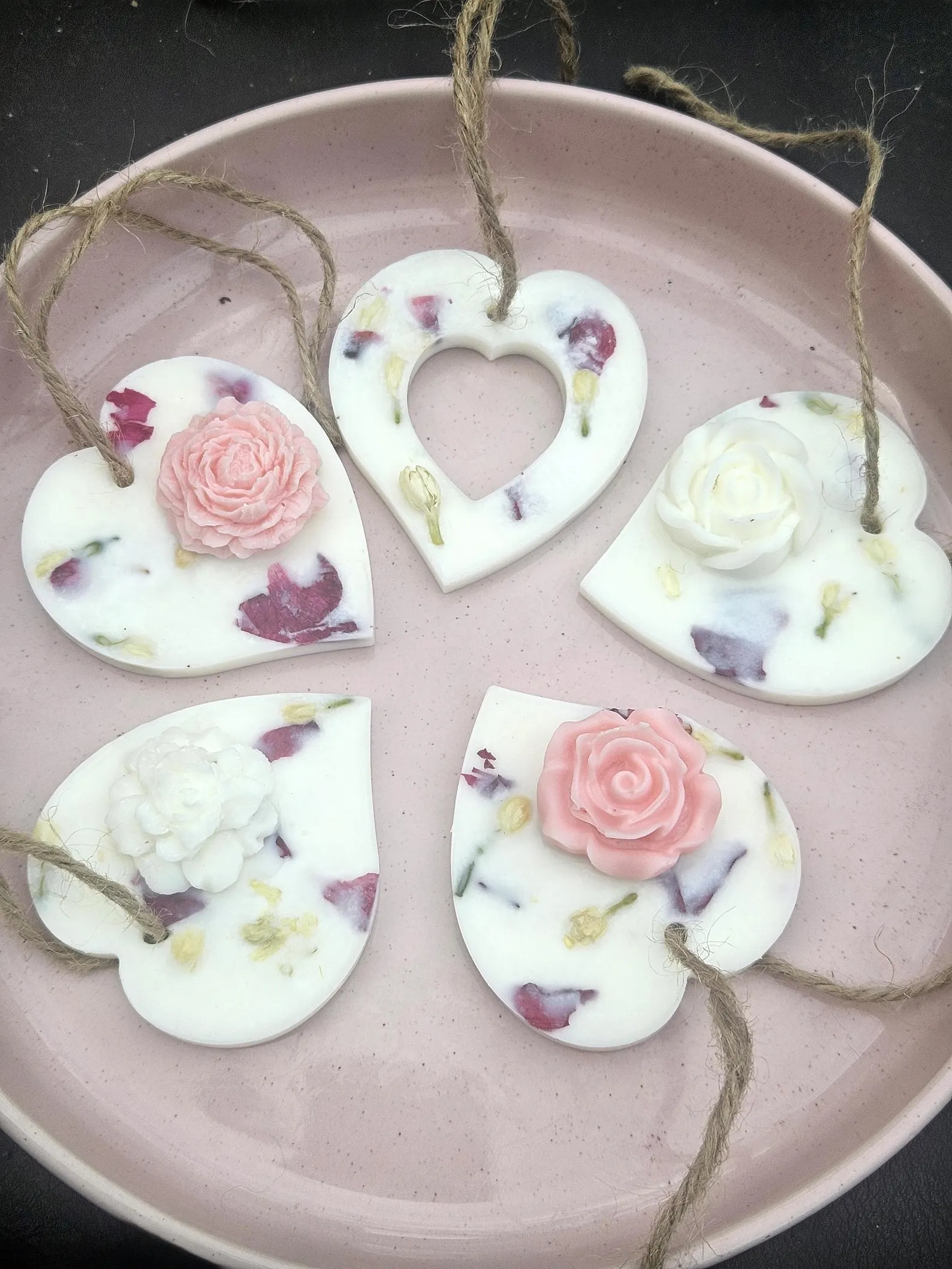 Botanical soy wax scented hanging decoration / Wax melt