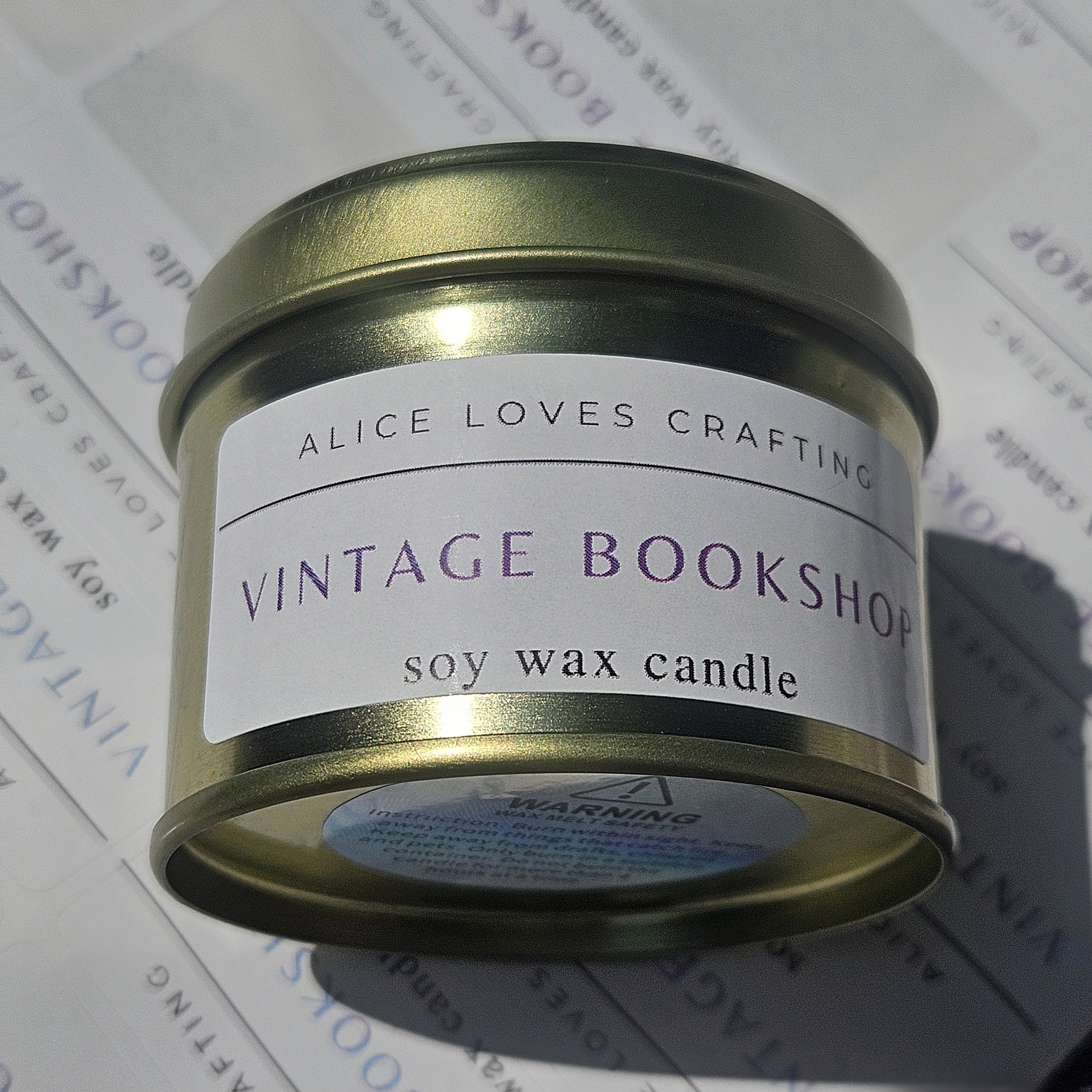 Vintage Bookshop Soy Wax Candle: Leather, Bergamot & Sandalwood in Gold Tin